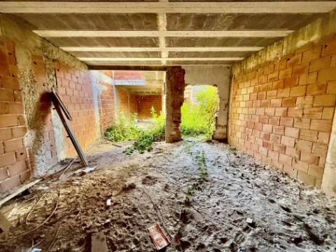 Moradia para reconstruir - centro da cidade de Caldas da Rainha