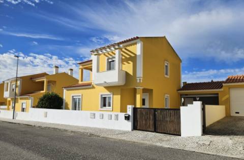 MORADIA DE 2 QUARTOS NA HISTORICA ALDEIA DA AMOREIRA