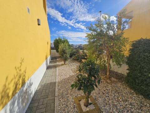 MORADIA DE 2 QUARTOS NA HISTORICA ALDEIA DA AMOREIRA