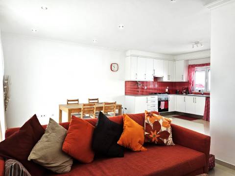 MORADIA DE 2 QUARTOS NA HISTORICA ALDEIA DA AMOREIRA