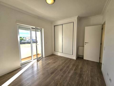 MORADIA DE 2 QUARTOS NA HISTORICA ALDEIA DA AMOREIRA