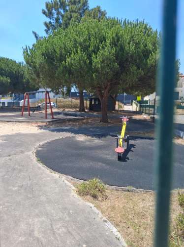 MORADIA EM CONSTRUÇÃO ZONA CALMA CALDAS DA RAINHA
