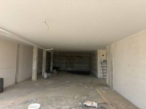 MORADIA MODERNA COM PISCINA EM SAO GREGORIO