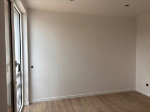 MORADIA MODERNA COM PISCINA EM SAO GREGORIO