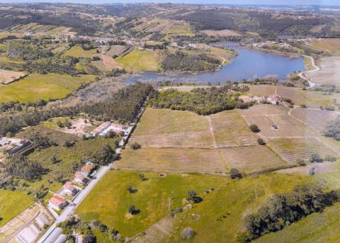 MORADIA COM PISCINA PRIVADA JUNTO À BARRAGEM DE A-DOS-NEGROS, ÓBIDOS