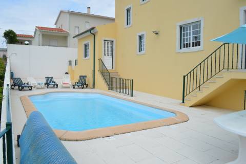 MORADIA TRADICIONAL PORTUGUESA DE 4 QUARTOS COM PISCINA AQUECIDA PERTO DE OBIDOS