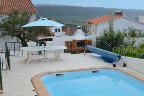 MORADIA TRADICIONAL PORTUGUESA DE 4 QUARTOS COM PISCINA AQUECIDA PERTO DE OBIDOS