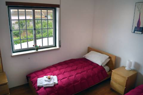 MORADIA TRADICIONAL PORTUGUESA DE 4 QUARTOS COM PISCINA AQUECIDA PERTO DE OBIDOS