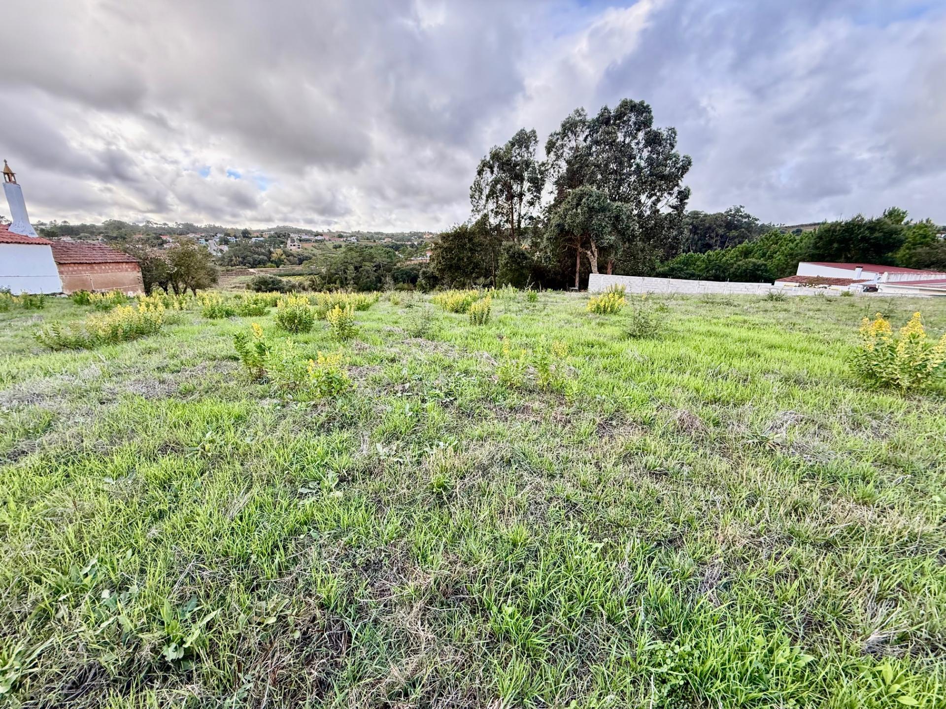 Terreno para construção - a 15 minutos da praia de São Martinho do Porto
