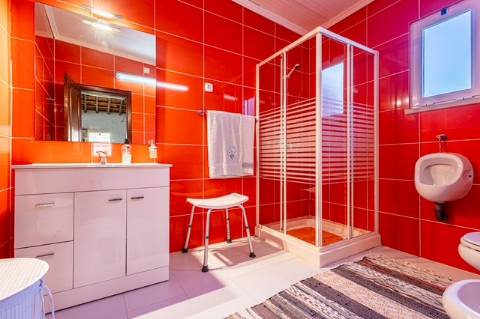 Quintinha com habitação, armazéns e terreno - Rio Maior