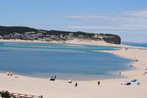 Moradia T3 térrea com piscina - entre a Foz do Arelho e Caldas da Rainha