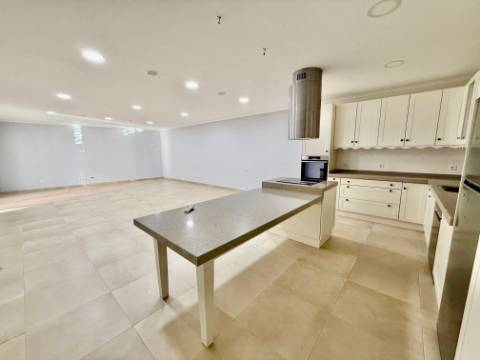 Moradia T4+1 com piscina coberta - Alfeizerão, Alcobaça - Costa da Prata