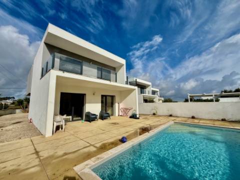 Moradia moderna T4 com piscina - a 10 minutos da praia de São Martinho do Porto