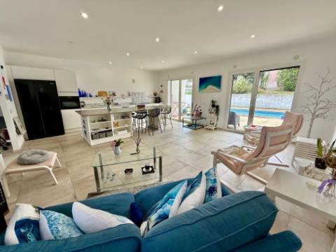 Moradia moderna T4 com piscina - a 10 minutos da praia de São Martinho do Porto