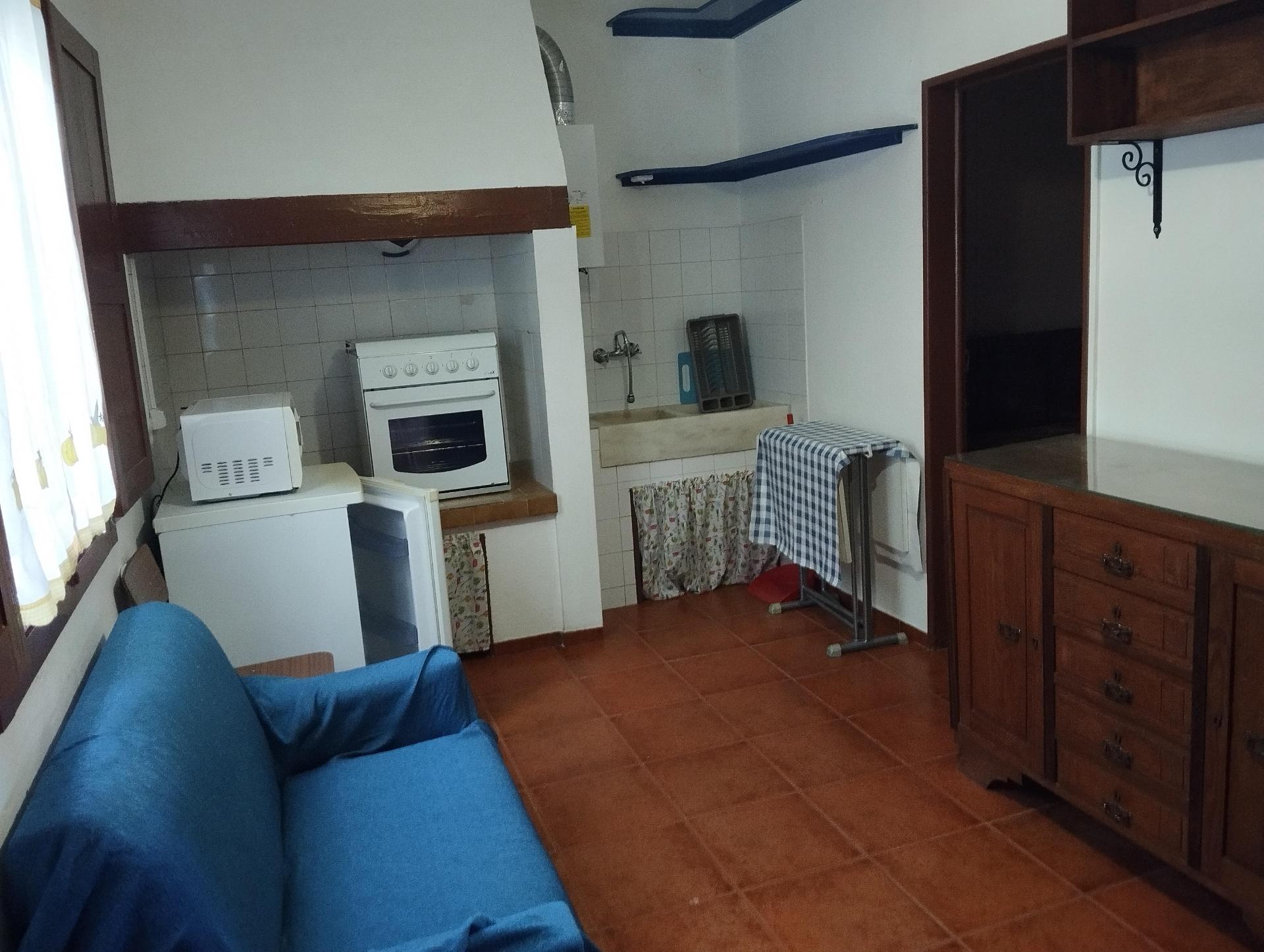 TEMOS PARA ARRENDAR UMA CASINHA T1 EM - MONTE REAL