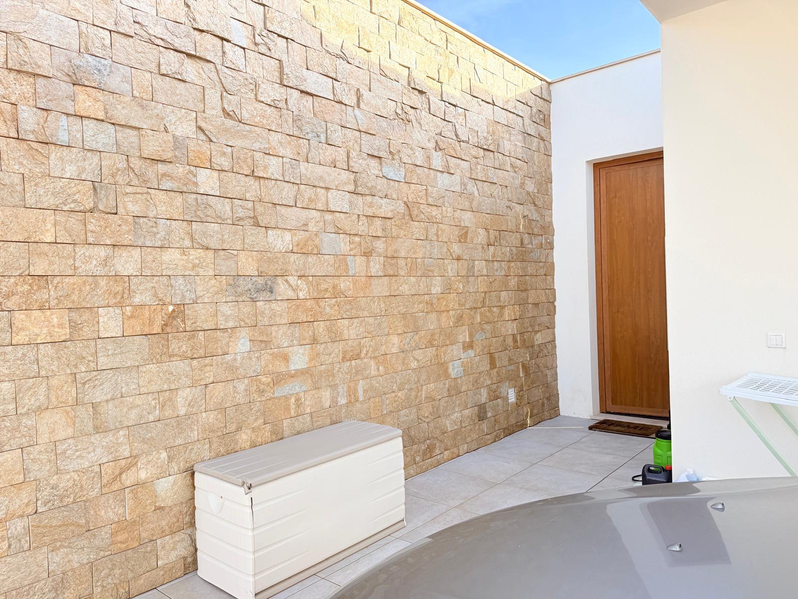 MORADIA CONTEMPORÂNEA TÉRREA T3 COM PISCINA AQUECIDA NA SERRA DO BOURO