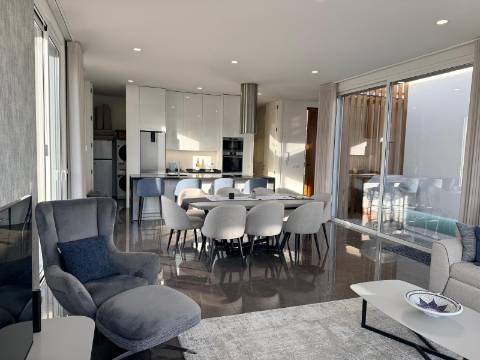 MORADIA CONTEMPORÂNEA TÉRREA T3 COM PISCINA AQUECIDA NA SERRA DO BOURO