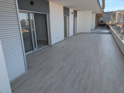 APARTAMENTO T2 DE LUXO NO CENTRO DA NAZARE