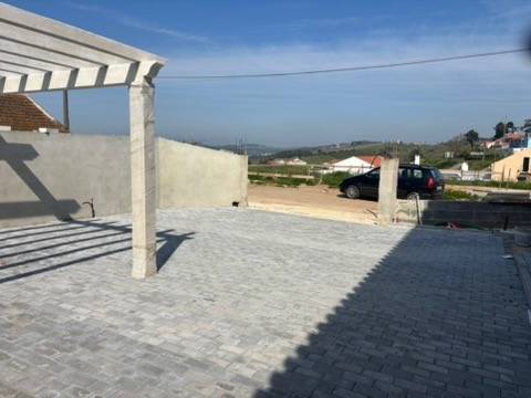 MORADIA T2 GEMINADA TOTALMENTE REMODELADA EM PAINHO - CADAVAL