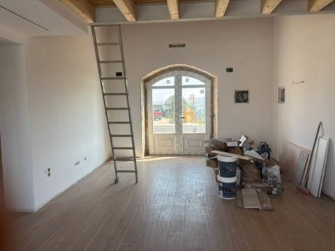 MORADIA T2 GEMINADA TOTALMENTE REMODELADA EM PAINHO - CADAVAL