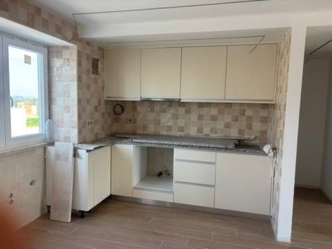 MORADIA T2 GEMINADA TOTALMENTE REMODELADA EM PAINHO - CADAVAL