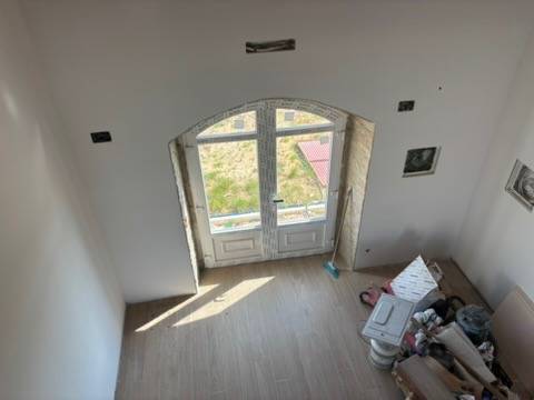 MORADIA T2 GEMINADA TOTALMENTE REMODELADA EM PAINHO - CADAVAL