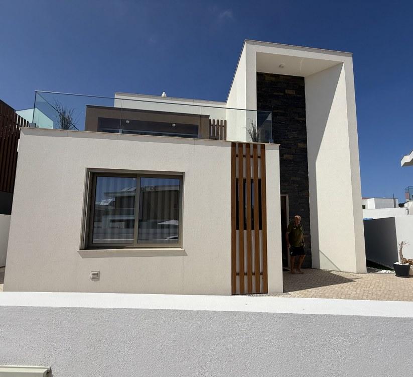 
MORADIA DE LUXO COM PISCINA EM SALIR DO PORTO
