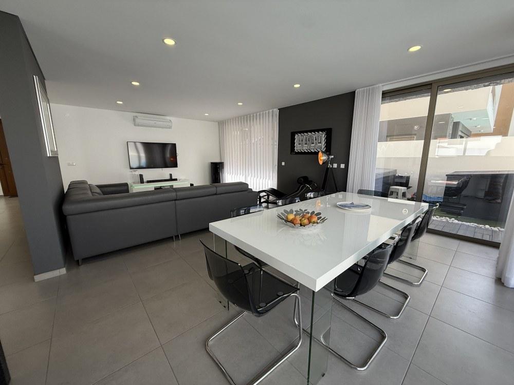 
MORADIA DE LUXO COM PISCINA EM SALIR DO PORTO
