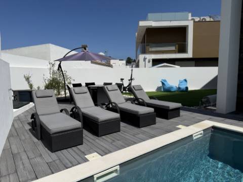 
MORADIA DE LUXO COM PISCINA EM SALIR DO PORTO
