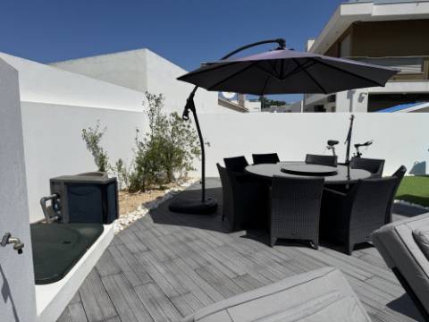 
MORADIA DE LUXO COM PISCINA EM SALIR DO PORTO
