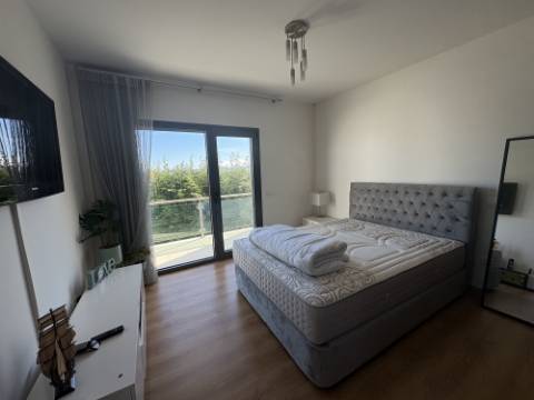 MORADIA EXCLUSIVA COM PISCINA - A POUCOS PASSOS DA PRAIA DE SALIR DO PORTO