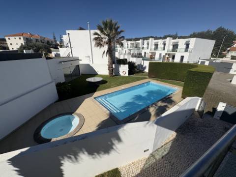 MORADIA EXCLUSIVA COM PISCINA - A POUCOS PASSOS DA PRAIA DE SALIR DO PORTO