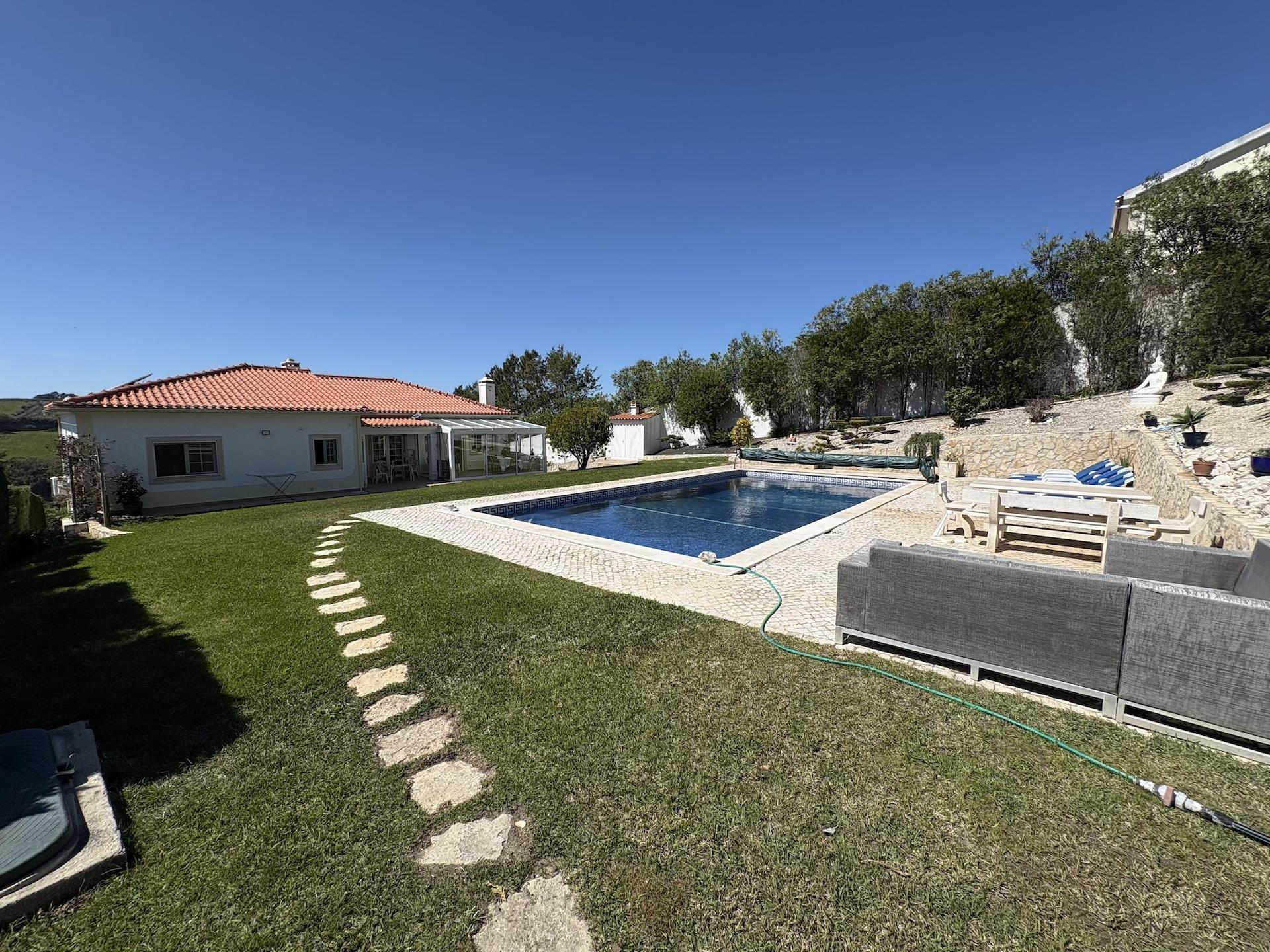 MORADIA T3+1 COM PISCINA E TOTAL PRIVACIDADE - PERTO DE ÓBIDOS E CALDAS DA RAINHA