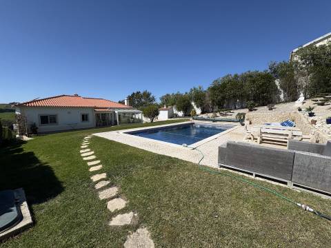 MORADIA T3+1 COM PISCINA E TOTAL PRIVACIDADE - PERTO DE ÓBIDOS E CALDAS DA RAINHA