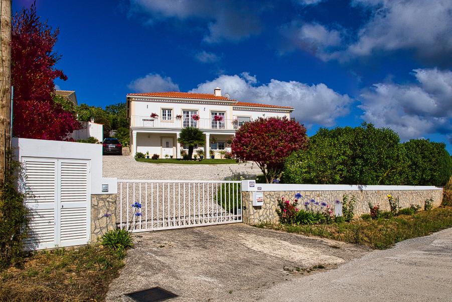 MORADIA T3+1 COM PISCINA E TOTAL PRIVACIDADE - PERTO DE ÓBIDOS E CALDAS DA RAINHA