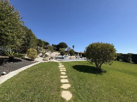 MORADIA T3+1 COM PISCINA E TOTAL PRIVACIDADE - PERTO DE ÓBIDOS E CALDAS DA RAINHA