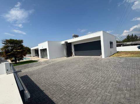 MORADIA T3 MODERNA COM PISCINA EM PATAIAS-GARE