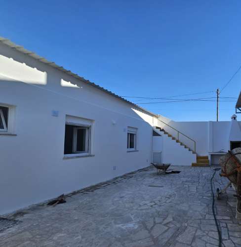 MORADIA TÉRREA COM 2 QUARTOS EM ALFEIZERÃO
