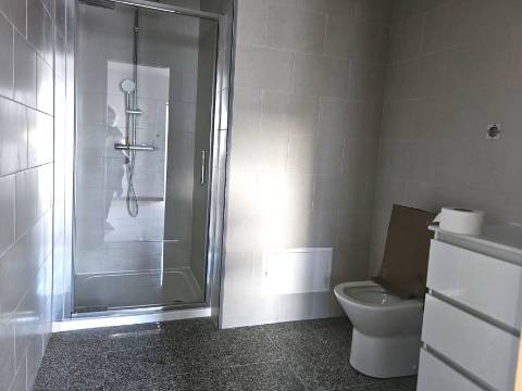 MORADIA TÉRREA COM 2 QUARTOS EM ALFEIZERÃO