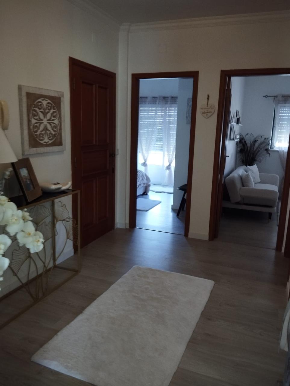 EXCELENTE APARTAMENTO T3 COM GARAGEM PARA 2 CARROS - MARTINGANÇA