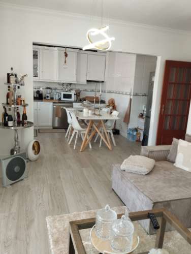 EXCELENTE APARTAMENTO T3 COM GARAGEM PARA 2 CARROS - MARTINGANÇA