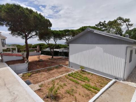 3 Terrenos na Courela do Pinhal com uma moradia terrea T2