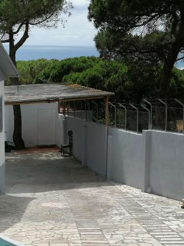 3 Terrenos na Courela do Pinhal com uma moradia terrea T2