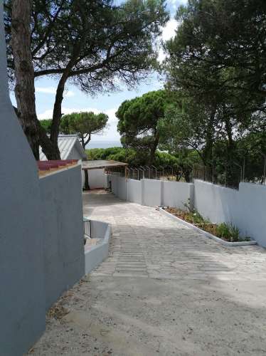 3 Terrenos na Courela do Pinhal com uma moradia terrea T2