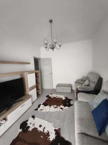 Apartamento T2, no Centro de Almada.
