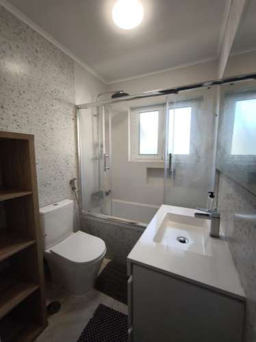 Apartamento T2, no Centro de Almada.