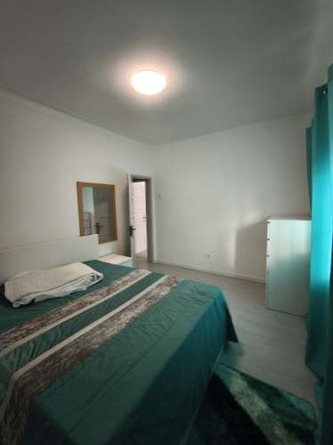 Apartamento T2, no Centro de Almada.