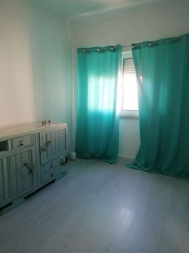 Apartamento T2, no Centro de Almada.