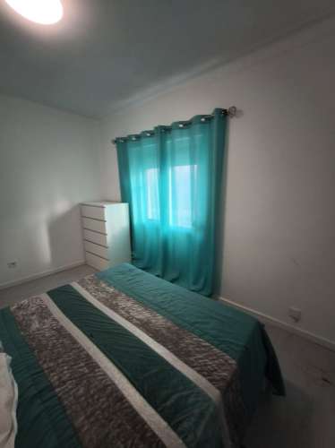 Apartamento T2, no Centro de Almada.