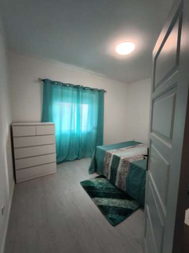 Apartamento T2, no Centro de Almada.